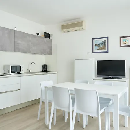 Appartamento Paola-pochi Passi Dal Mare-zona Piazza Aurora-lido Di