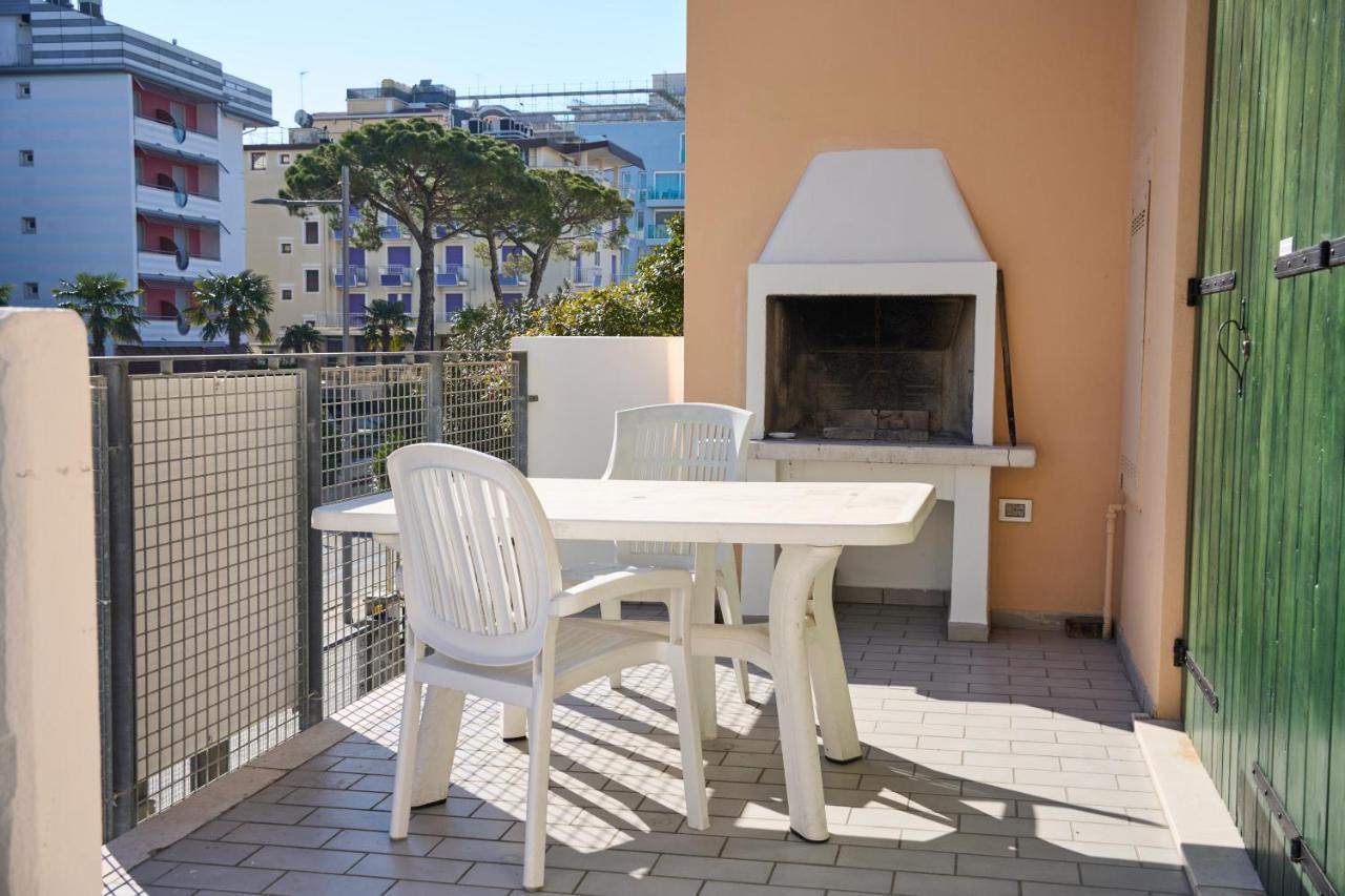 Apartment Paola-pochi Passi Dal Mare-zona Piazza Aurora-lido Di *