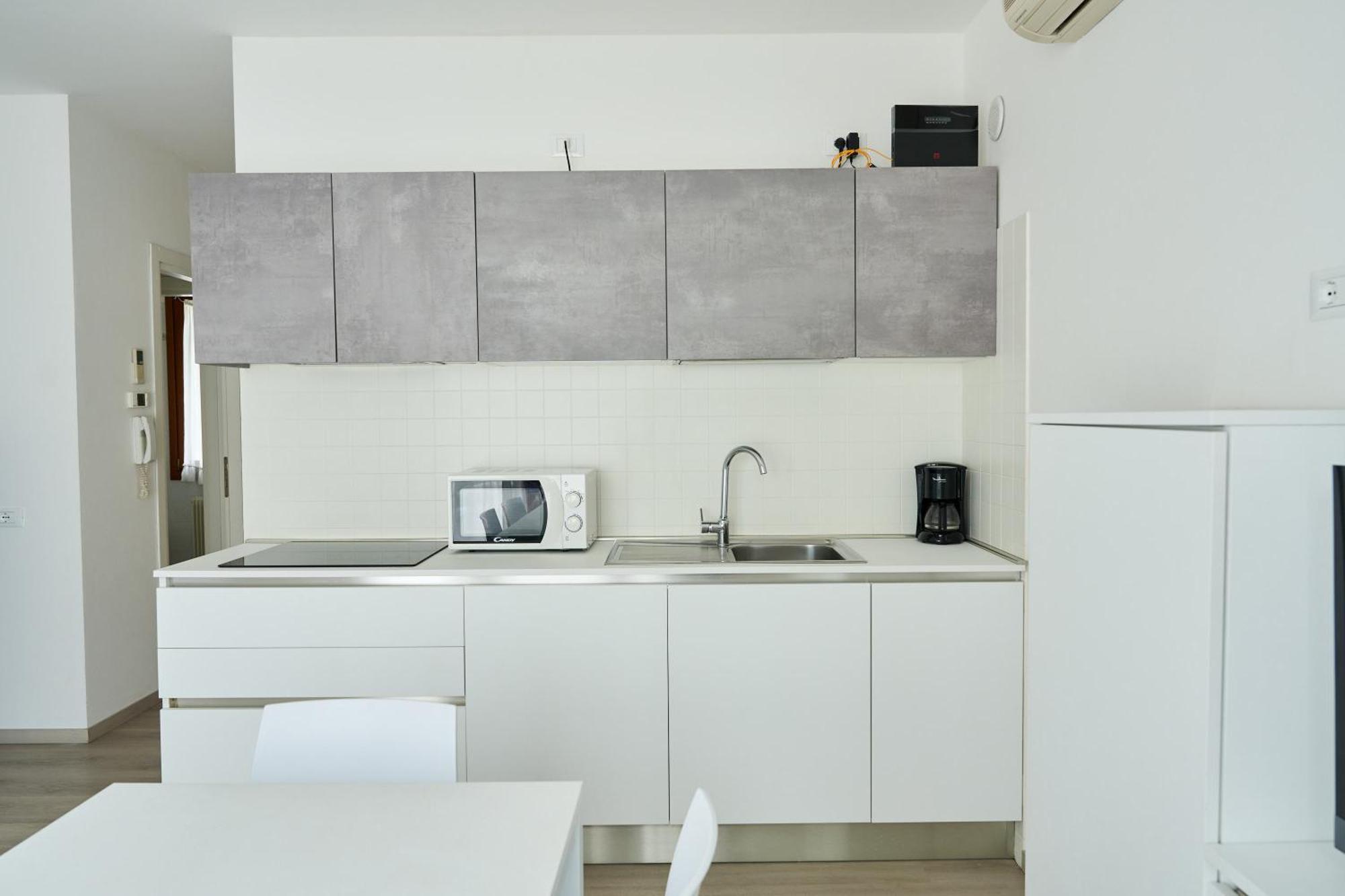 Paola-pochi Passi Dal Mare-zona Piazza Aurora-lido Di Apartment